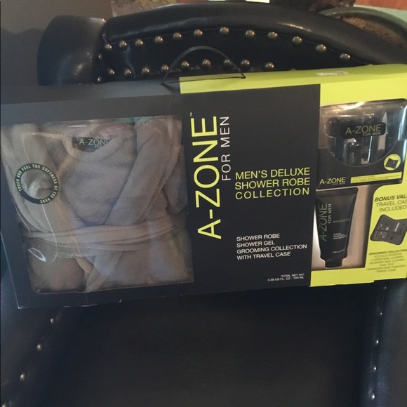 Men’s Deluxe Shower Set 🛑 Firm Price Unless Bundled 🛑 - Picture 5 of 5